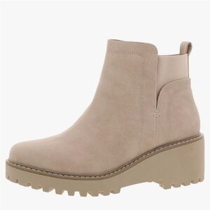 Dolce Vita Rielle wedge lug Chelsea bootie in Dune suede, 9